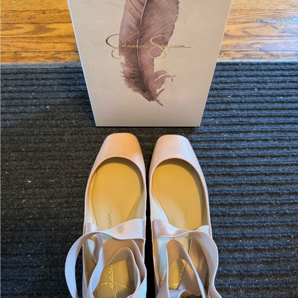 Jessica Simpson Women's Cream Ballet Flats